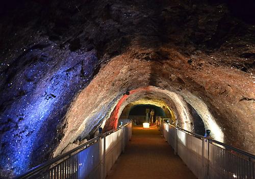 Inside the salt caves, Photo: Shikari7 from Wikicommons 