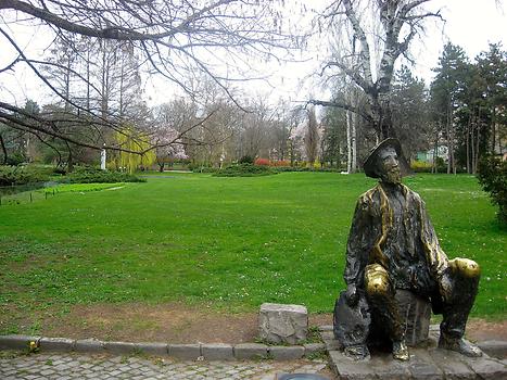 Statue of Đura Jakšić in the Danube Park, Novi Sad, Serbia. 2015. Photo: Clara Schultes