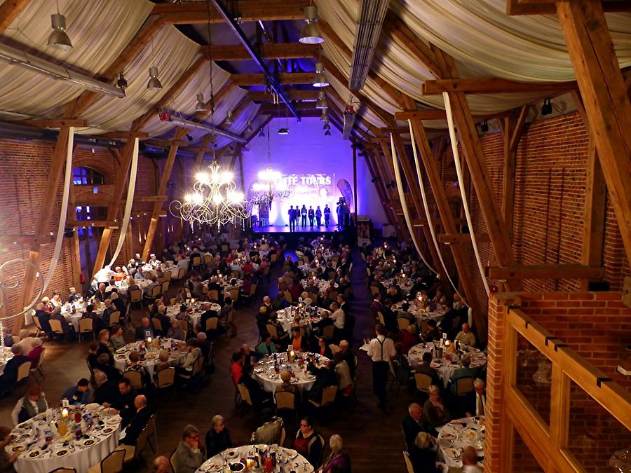 Castle Topacz - Gala dinner with folklore presentations