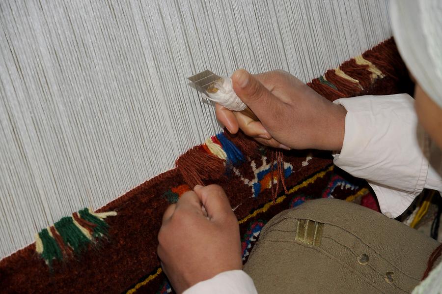 Bashendi - Carpet-Making Cooperative