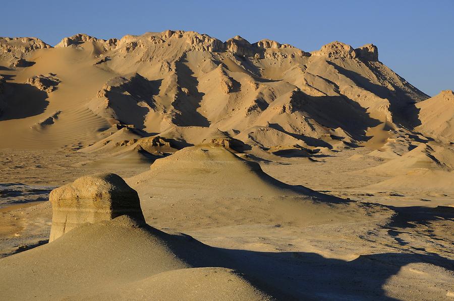 Desert near Al-Qasr