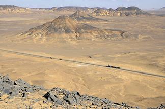 Western Desert - Black Volcanic Hills (1)