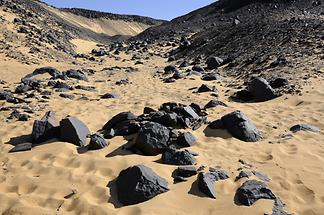 Western Desert - Black Volcanic Hills (2)