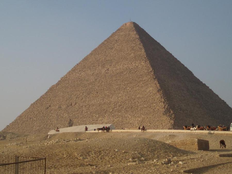 Pyramid of Menkaure (1)