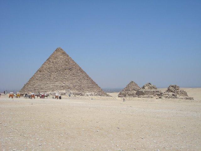 Pyramid of Menkaure (3)