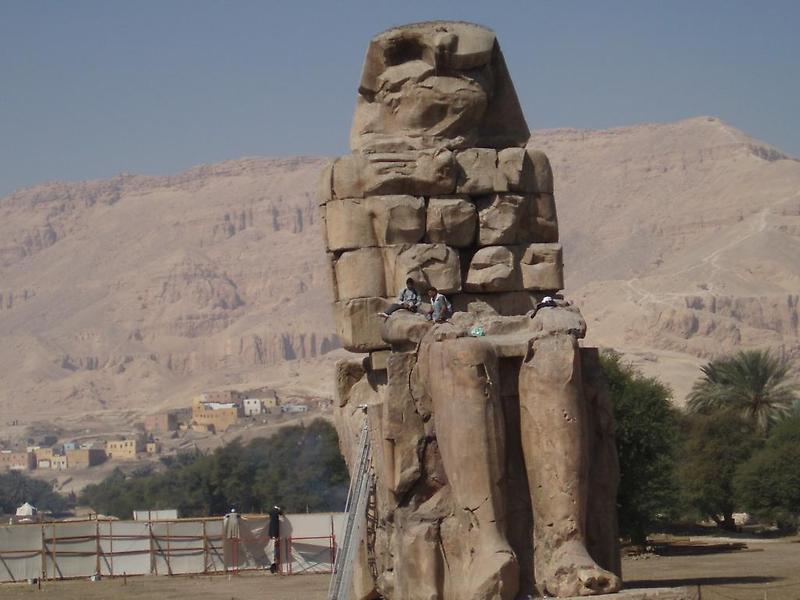 Statue of Amenhotep III (1)