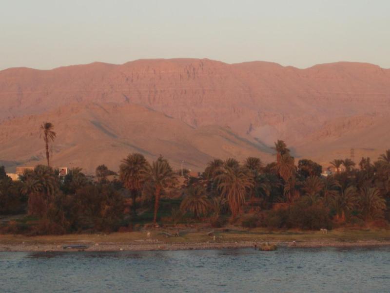 Sunset, south of Luxor (2)