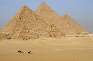Giza Pyramid Complex (1)