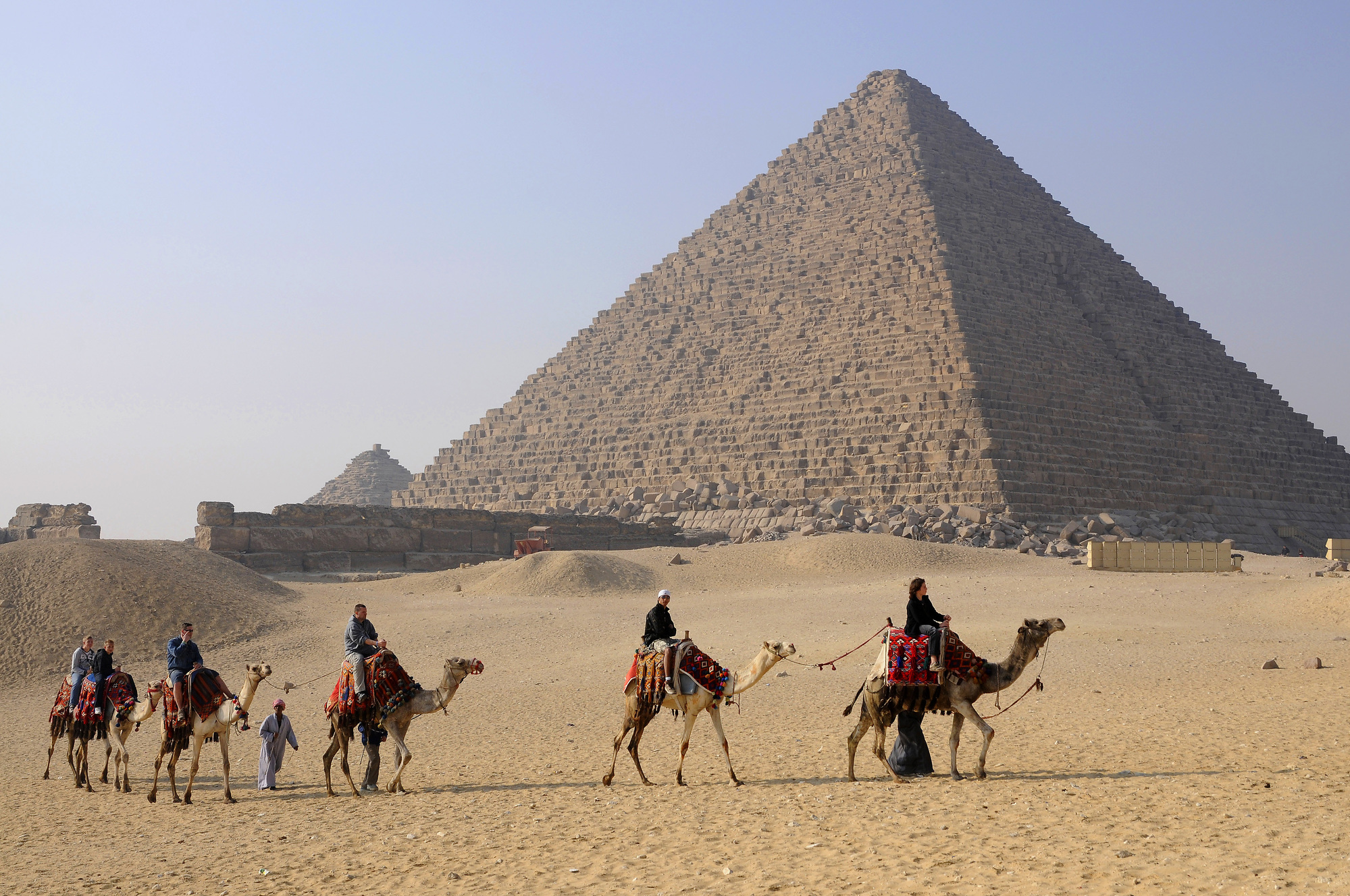 Pyramid of Menkaure (1) | Giza Pyramid Complex | Pictures | Egypt in