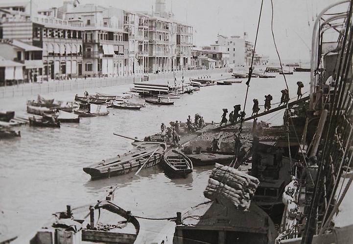Suezkanal, Ägypten: Blick auf die Hafenstadt Port Fuad im östlichen Nildelta am Ostufer des Suezkanals. Um 1930. Photographie