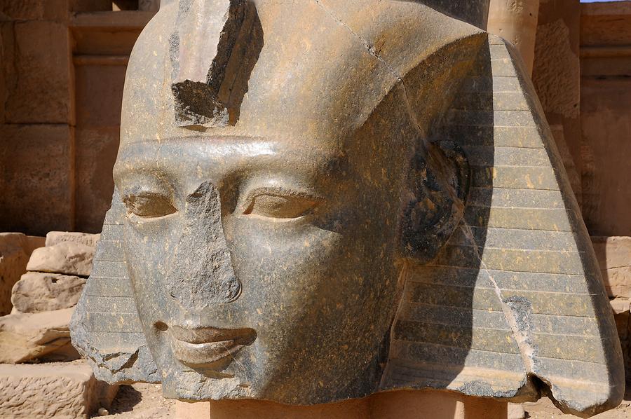 Ramesseum - Statue of Ramesses II