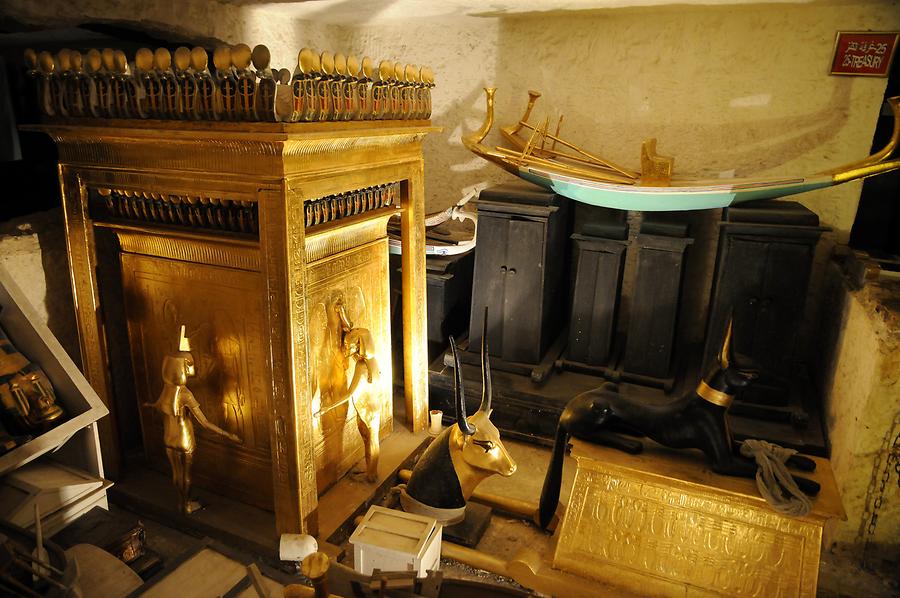 Tutankhamun's Tomb - Canopic Jar (Museum of Cairo)