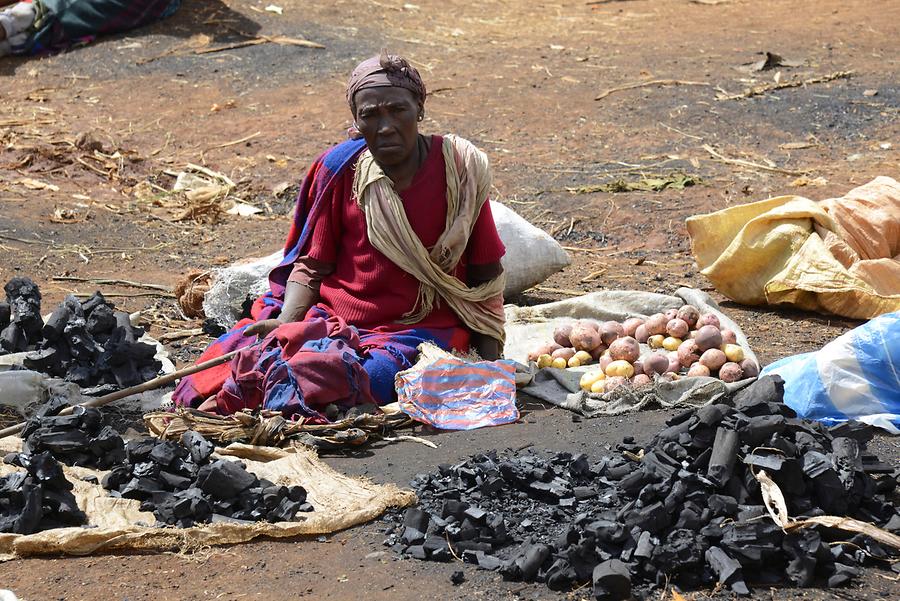 Chencha - Market; Coals