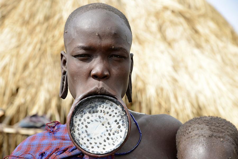 Mursi Woman with Lip Plate | Mursi | Pictures | Ethiopia in Global ...