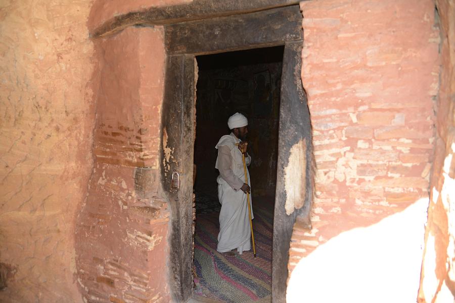 Abuna Yemata - Entrance