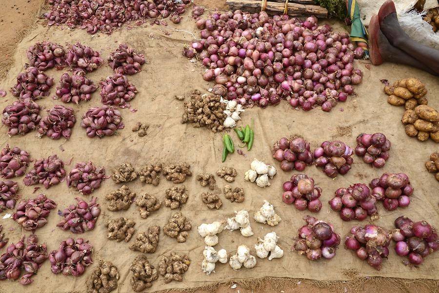 Key Afer - Market; Onions