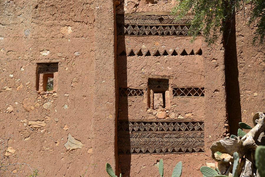 Oumesnat - Berber Home