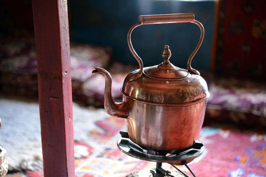 Oumesnat - Tea Pot