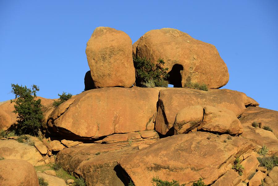 Tazka - Granite Rocks