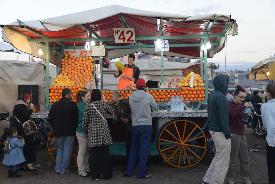 Marrakech - Djemaa el-Fnaa; Fruit Stall