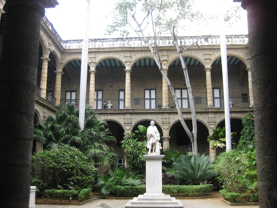 Havanna - Plaza de Armas - Palacio de los Capitanes Generales - Kolumbus-Denkmal