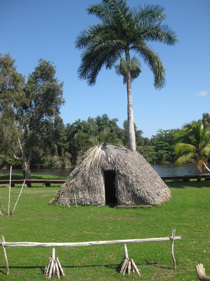 Peninsula de Zapata -Taino-Dorf auf Insel im Lago del Tesoro