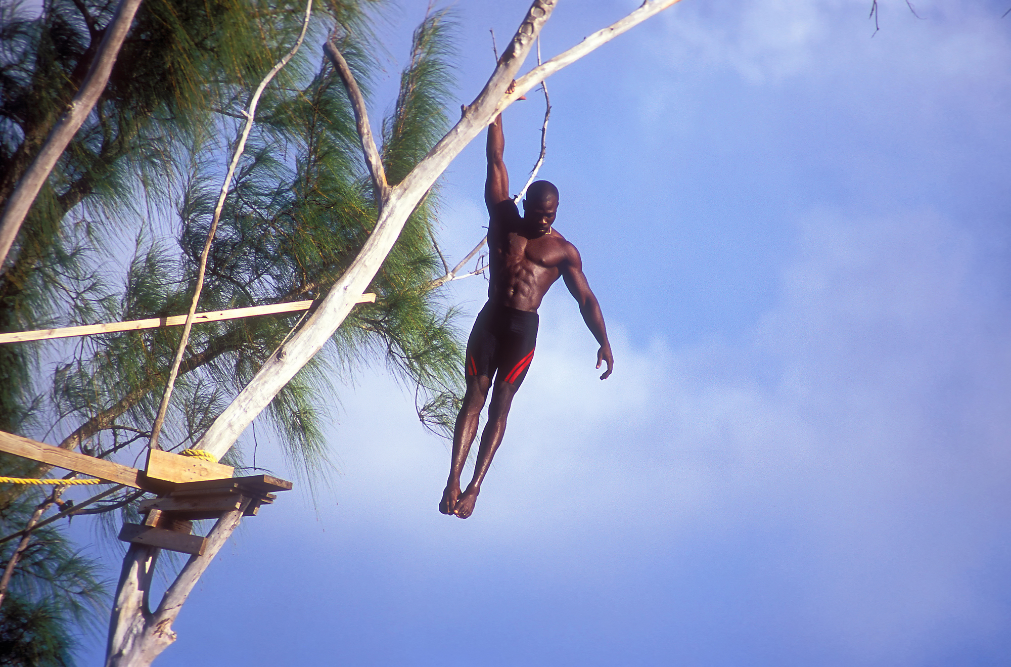 Negril - 'Cliff Jumping' Jamaica Pictures Jamaica in Global-Geogr...