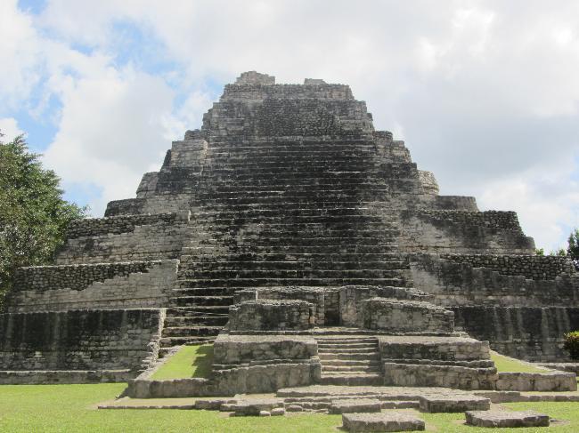 Chacchoben Maya temple pyramid (3)