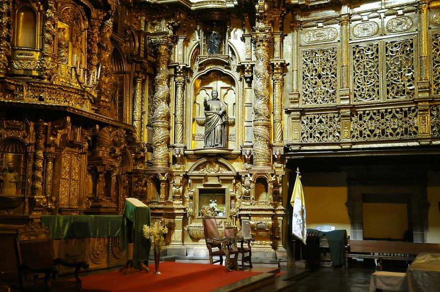 Church of La Compañía - Inside