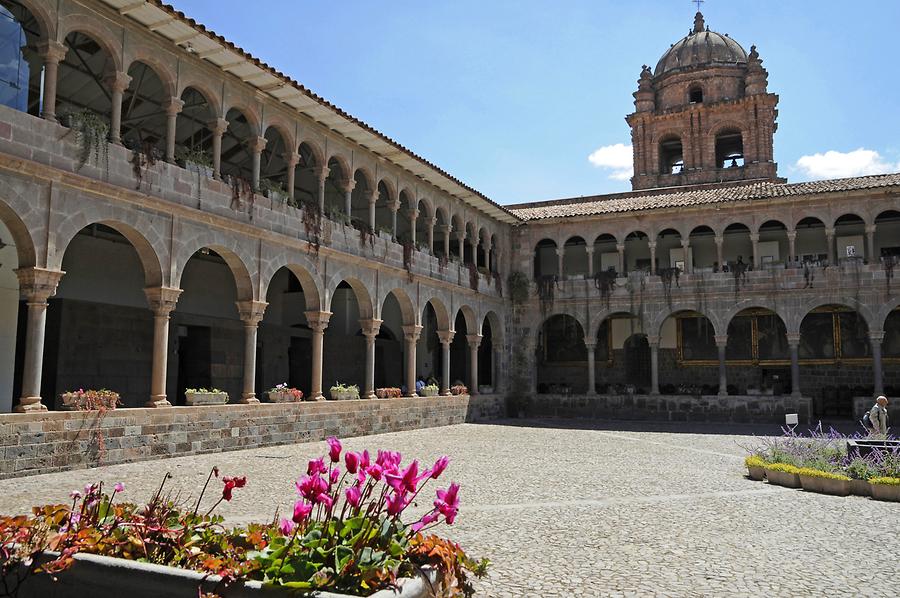 Priory and Church of Santo Domingo - Cloister