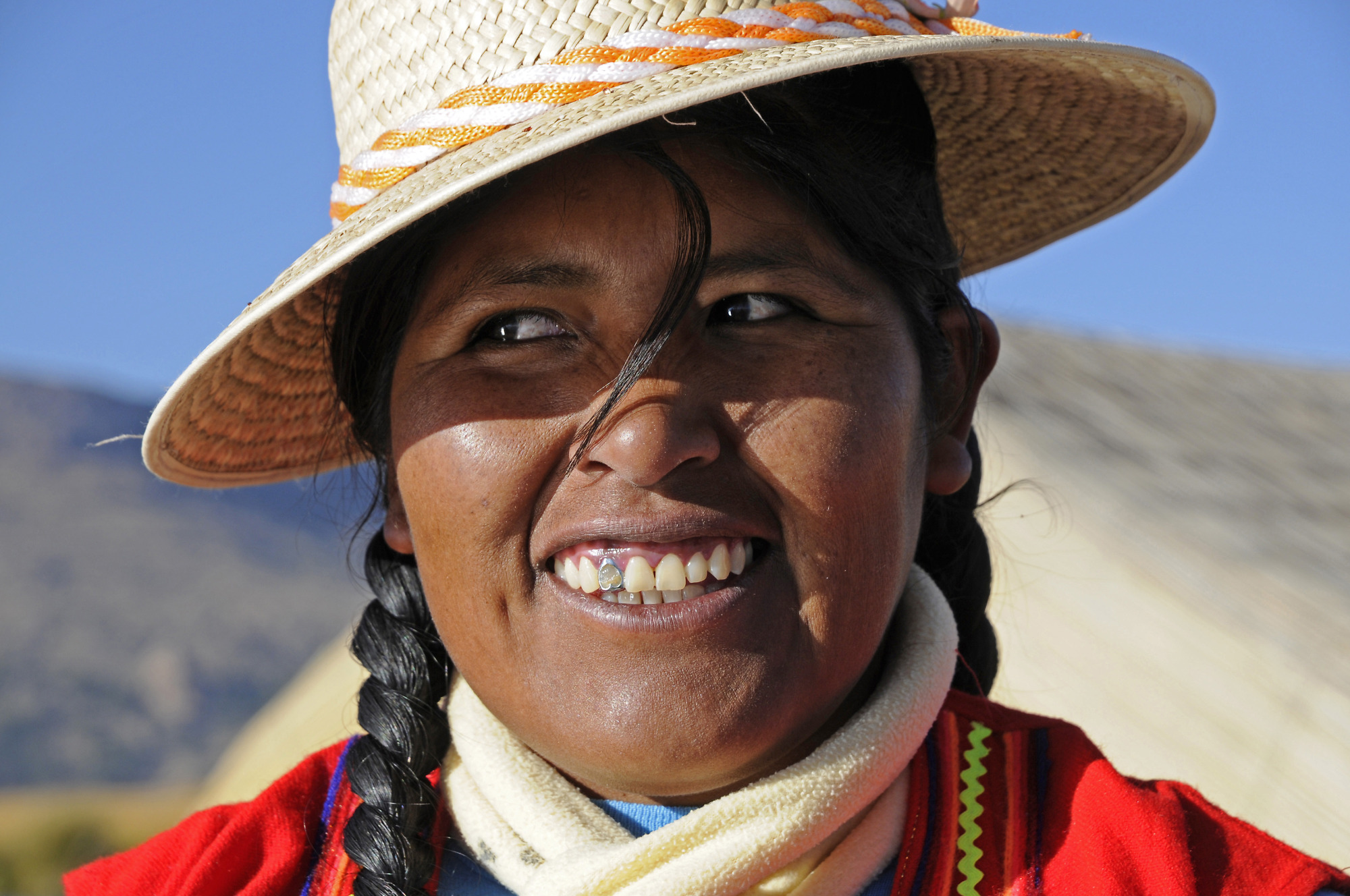 Древнее племя 6 букв. Индейцы озера Титикака Уру. Уру народ индейский народ. Племя Уру Титикака. Уру народы Перу.