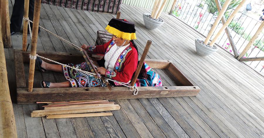 Handloom Weaver in Arequipa