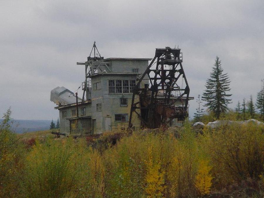 Old Goldmine near the village of Chicken, Photo: H. Maurer, 2005' from Yukon into Alaska.