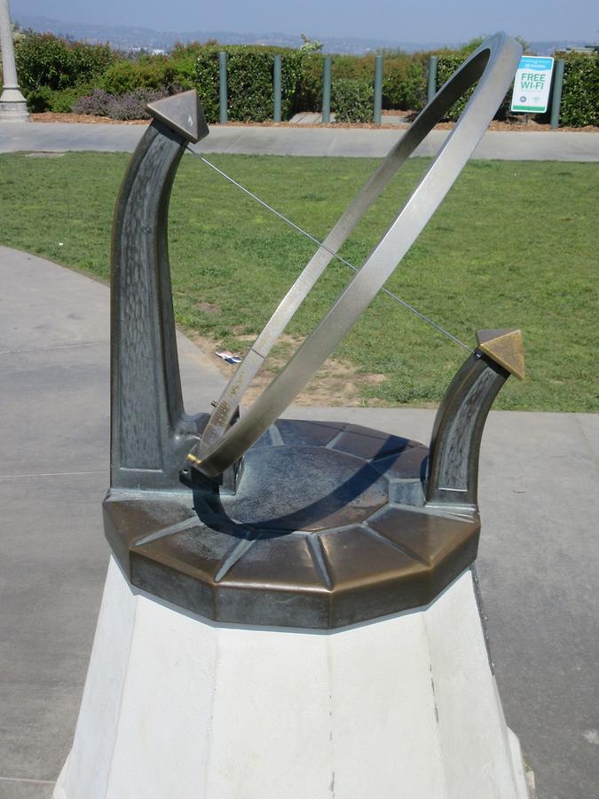Grifftih Park - Sundial next Asronomers Monument