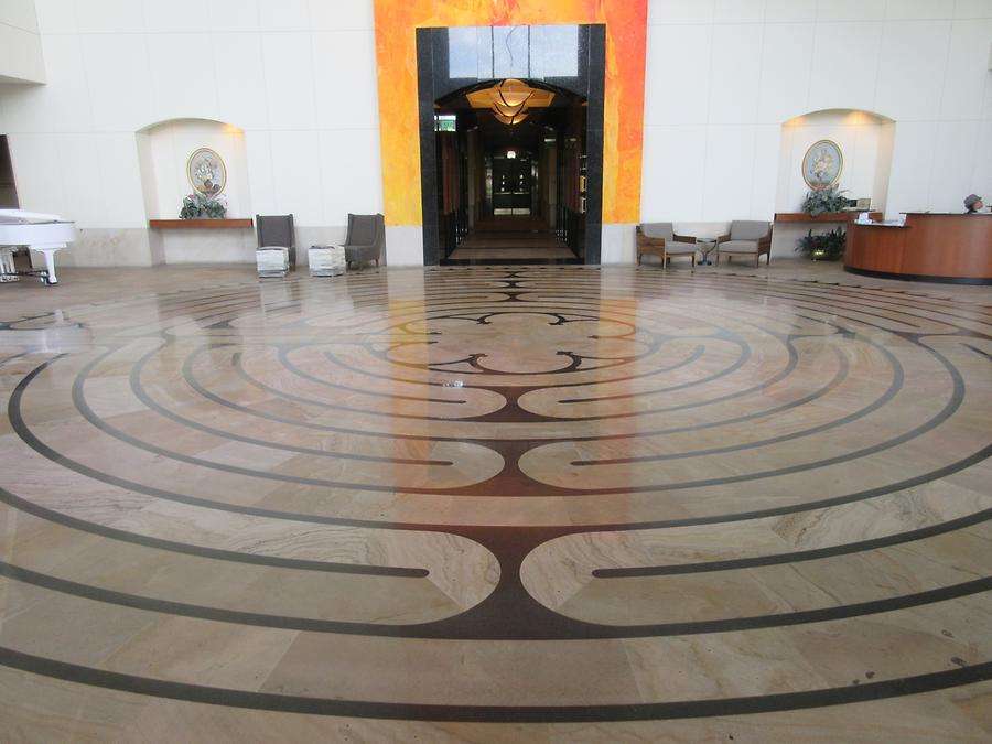 Englewood - Palazzo Verdi - Labyrinth