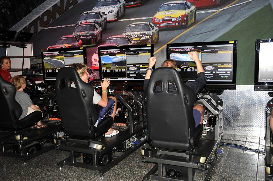 Daytona International Speedway - Daytona 500 Experience; Racing Simulator