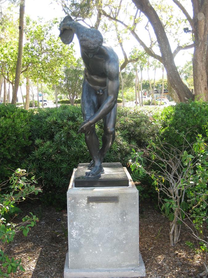 Sarasota Saint Armand&#39;s Circle Statue Discobolos