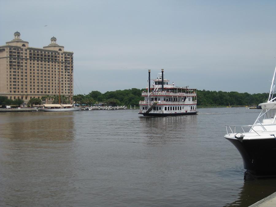Savannah River Georgia Queen