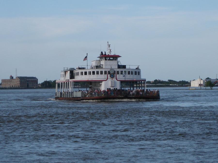 New Orleans Mississippi Waterfront Ferry to Algiers