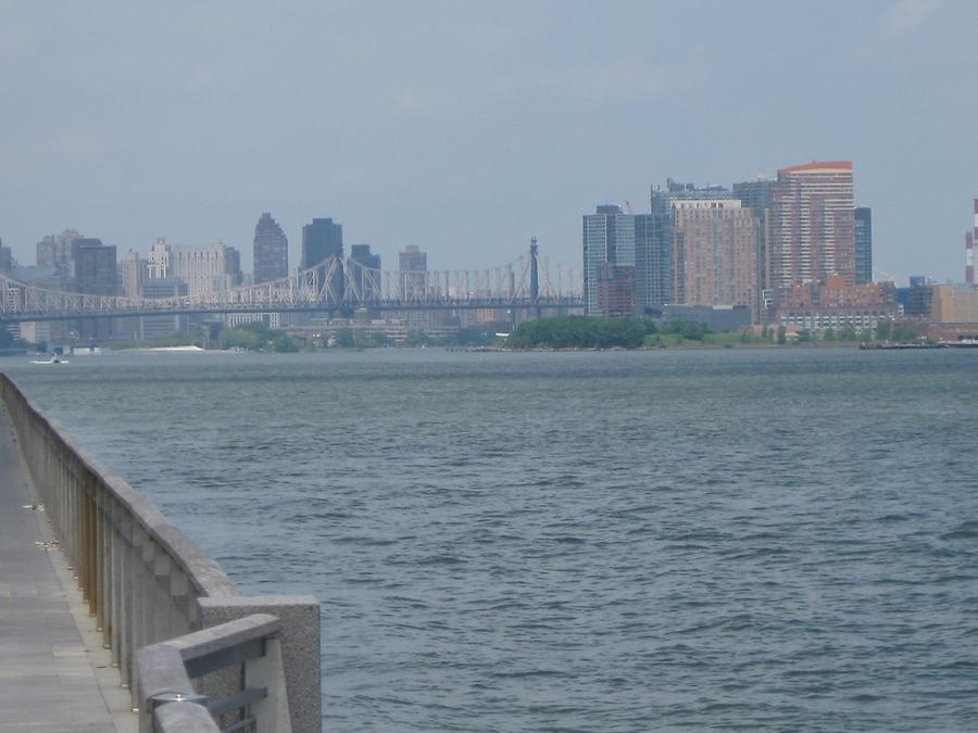 NYC Brooklyn Blick vom East River Park