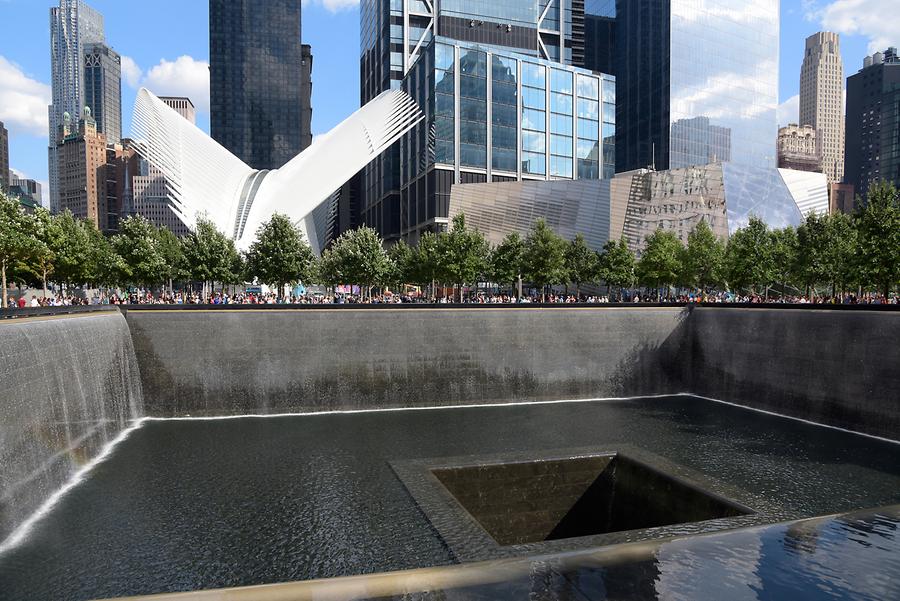 Ground Zero - Reflecting Pool and Oculus Station House