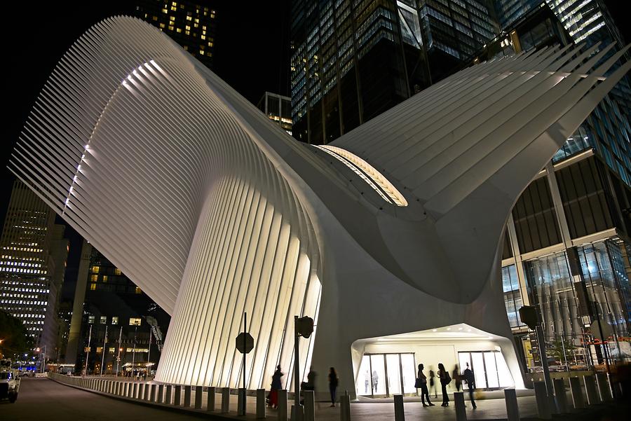 Westfield Trade Center - Oculus Station House at Night