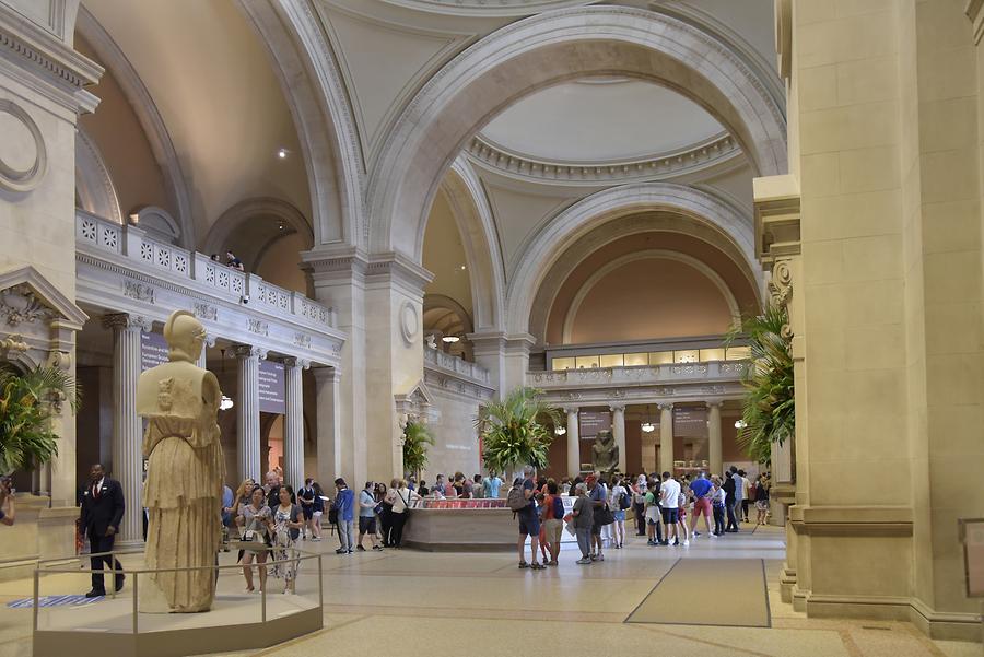 Metropolitan Museum of Art - Inside