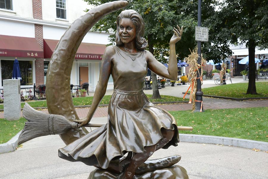 'Bewitched' Statue