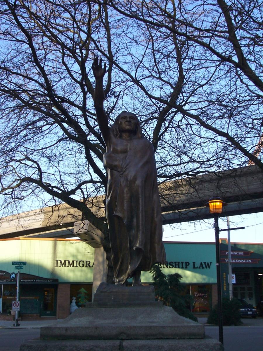 statue of Chief Seattle on Tilikum Place