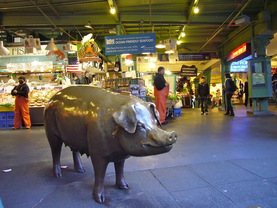 bronze statue of a pig