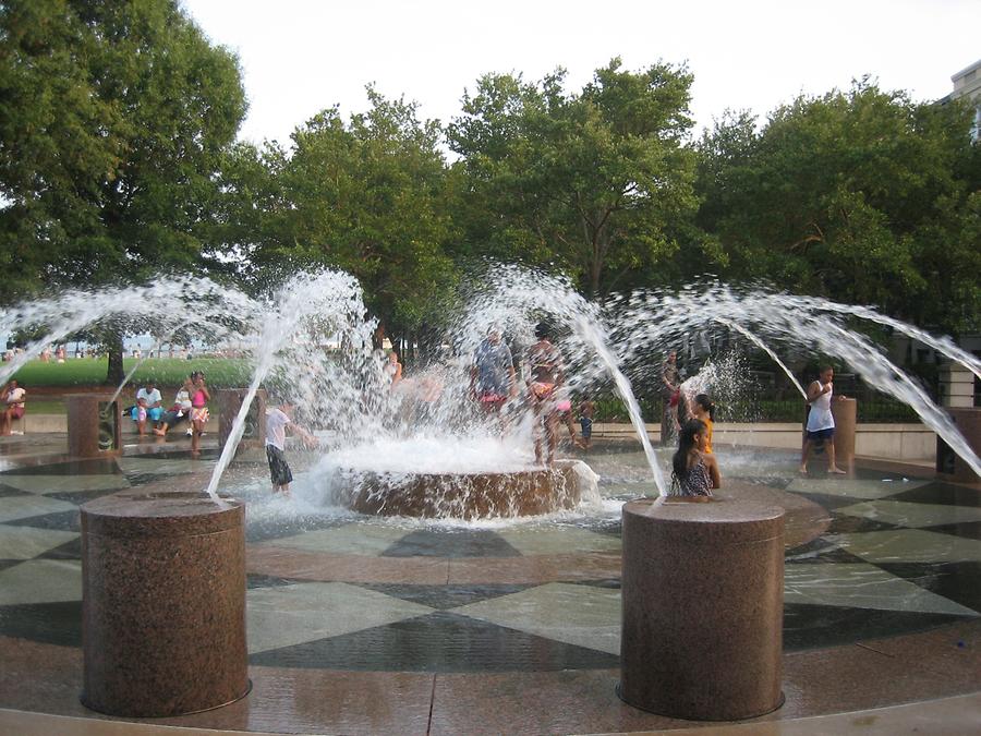 Charleston Waterfront Park Fountain