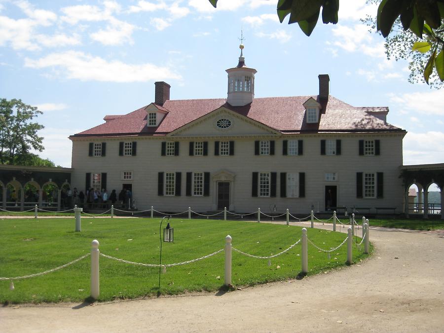 mansion of the former plantation