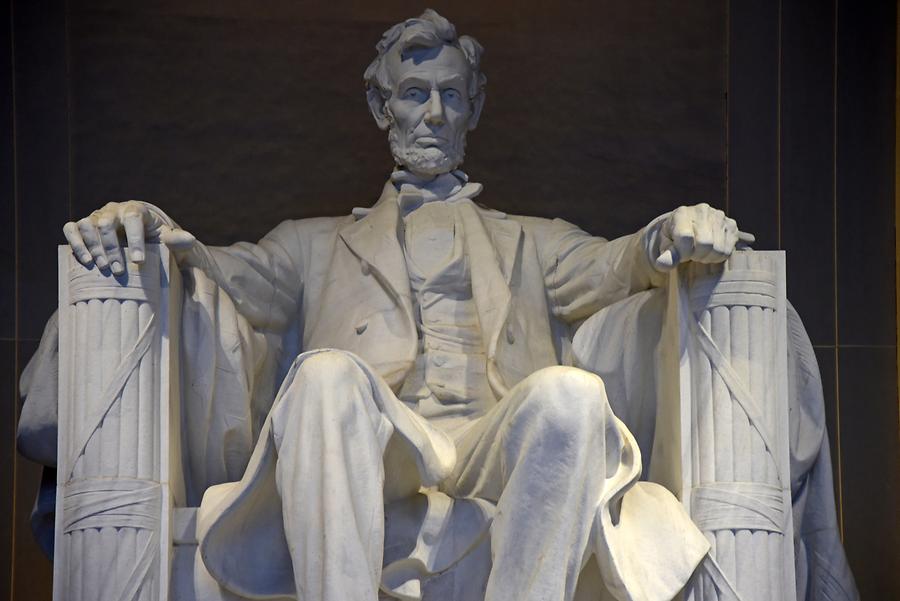 Lincoln Memorial - Lincoln Statue
