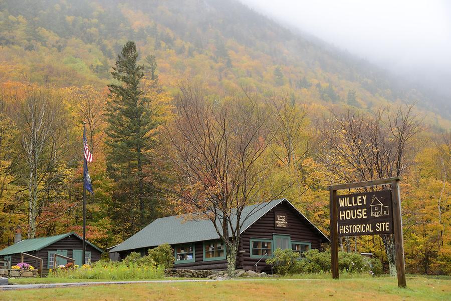 Crawford Notch - Willey House